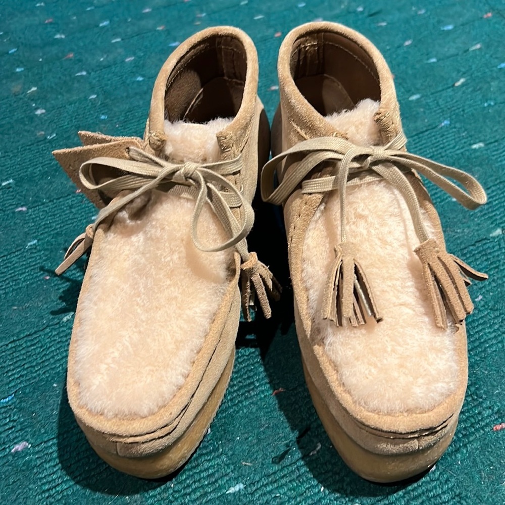 CLARKS Originals Wallabees